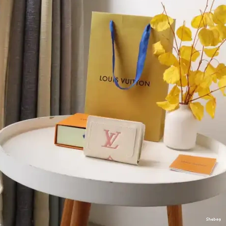 2304DJ0070 Bag LV 0805